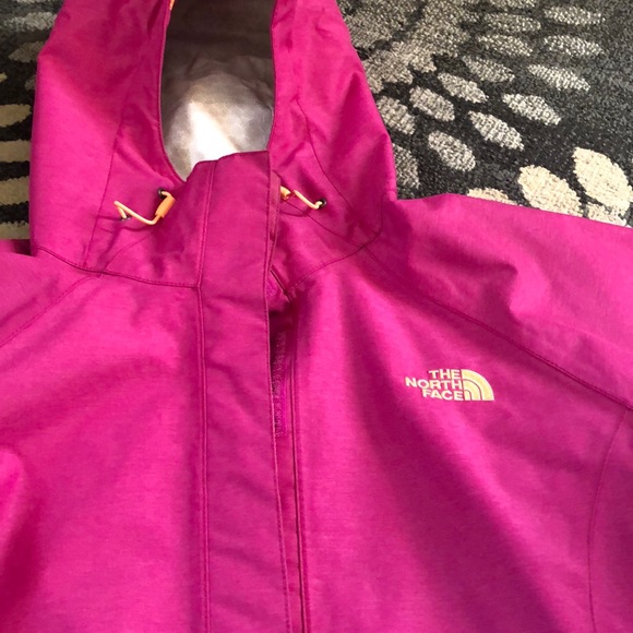 North Face Women’s Venture Jacket - Picture 9 of 9
